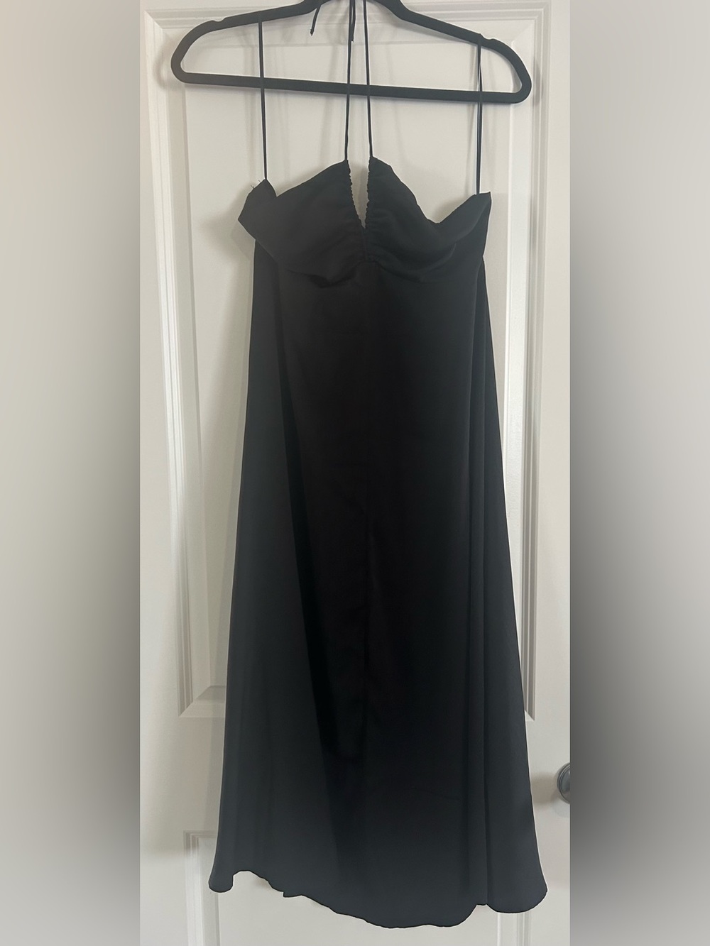 🌸Banana Republic Black Halter Maxi Dress - Picture 2 of 3